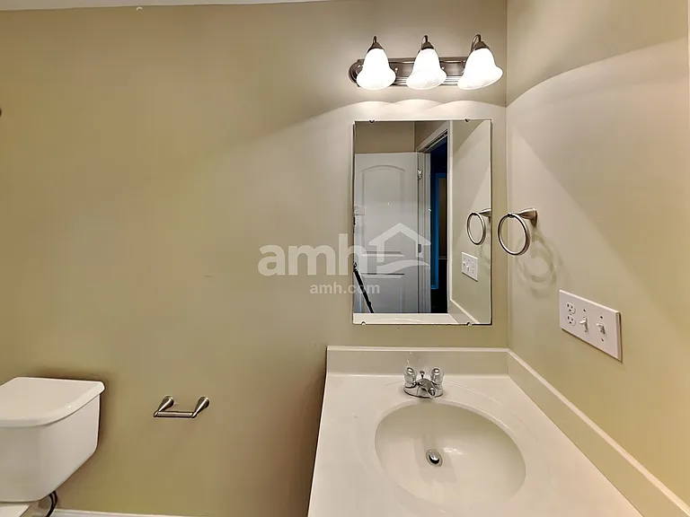 705 Loreto Ln — Photo 13
