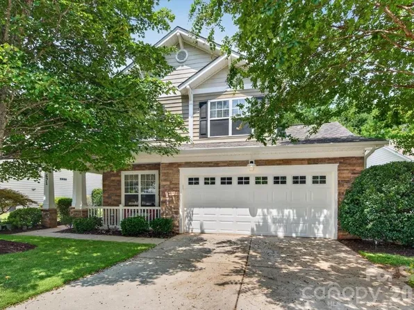 691 Goldflower Dr, Rock Hill, SC 29732