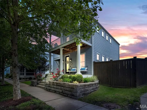 3481 New Town Lake Dr, Saint Charles, MO 63301