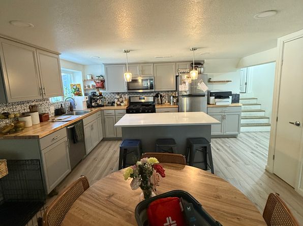1140 NE Oak Tree Dr