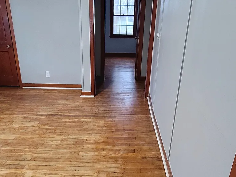1101 W Hendrickson St — Photo 5