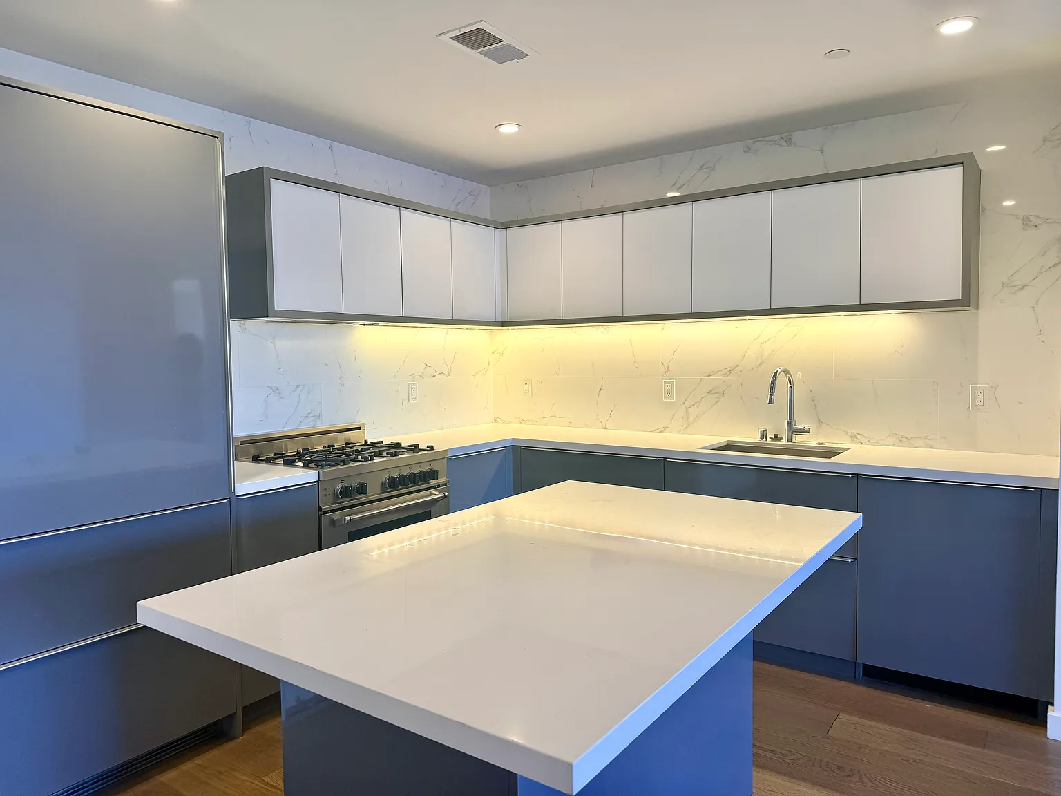 2 bed, 1022 sqft, $7,250 — Photo 3