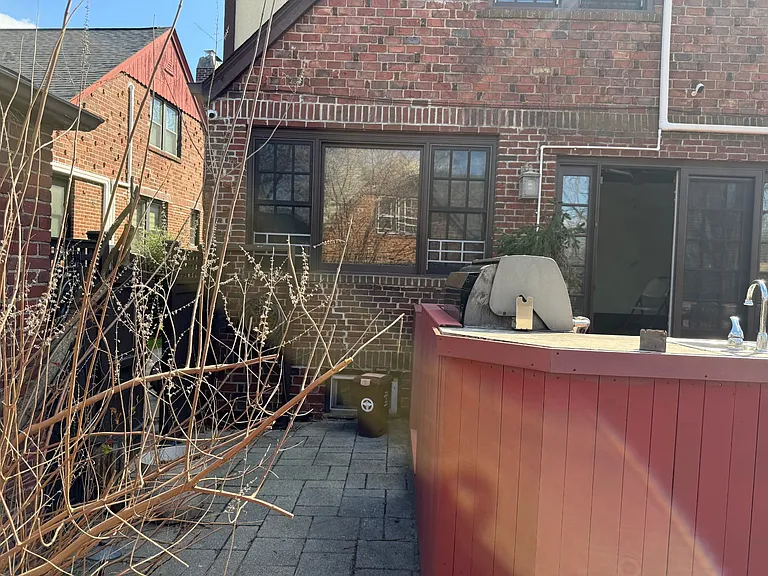 8337 Charlecote Rdg — Photo 34