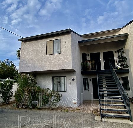 2nd image of 232 W Laguna St #1
