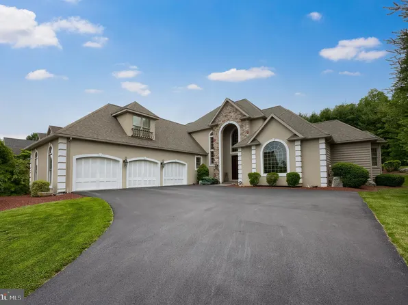 157 Huntingwood Dr, Lancaster, PA 17602