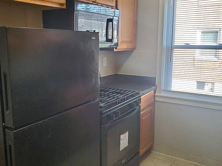 Modern Comfort Meets Everyday Convenience at Rock Street Gardens! — Photo 8