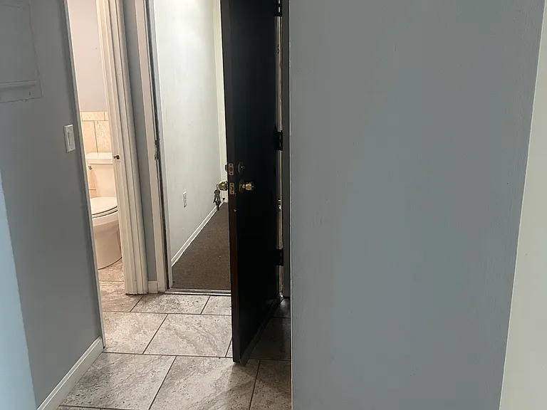 207 Burgundy Hill Ln — Photo 2
