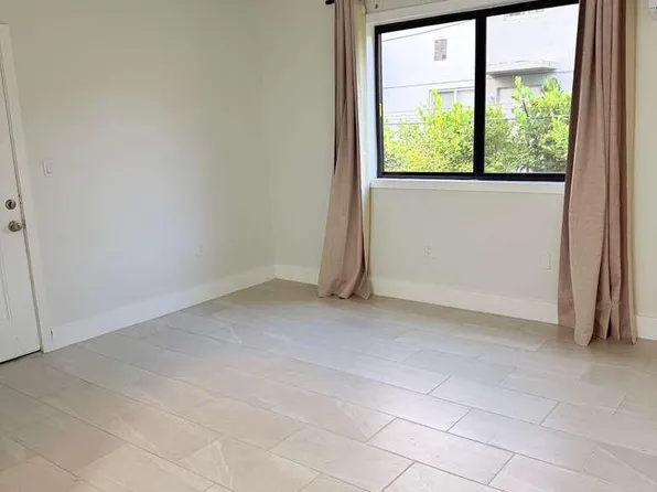 310 NE 78th St APT 3, Miami, FL 33138