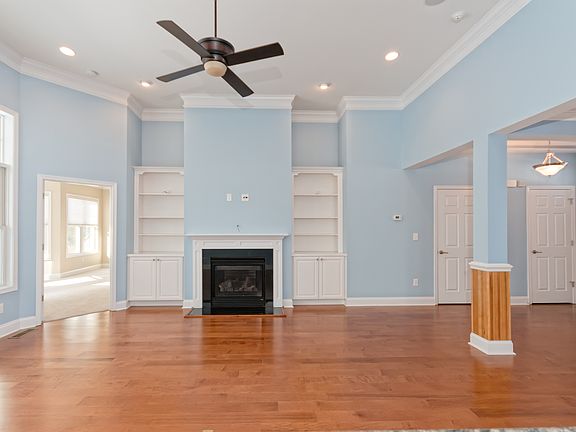 5th image of 32763 Harburg Dr