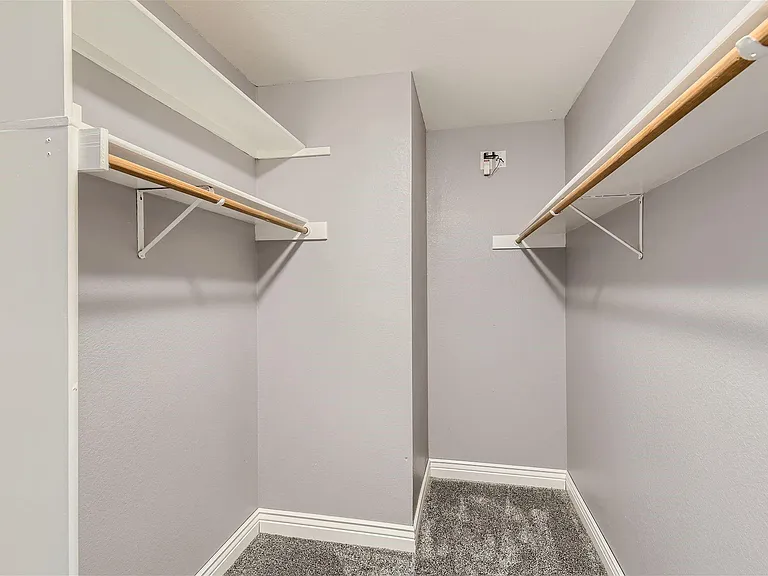 1803 Lloydminister Way — Photo 18