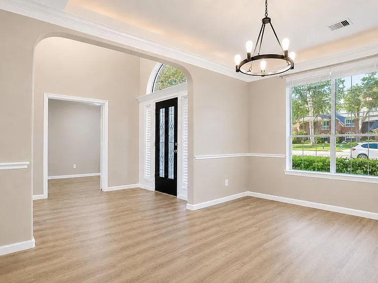 3906 Lakeridge Canyon Dr — Photo 2