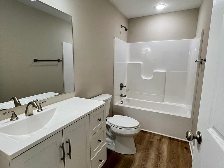 120 Robbins Dr — Photo 11
