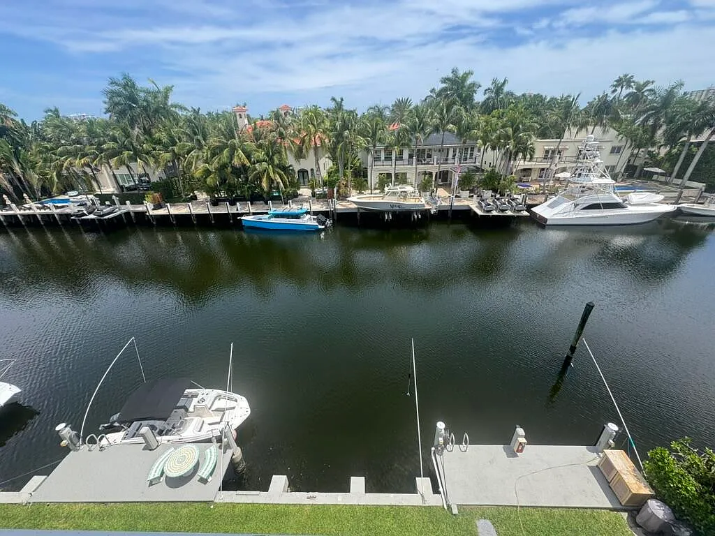 1 bed, 1.0 bath, 760 sqft, $2,475 — Photo 2