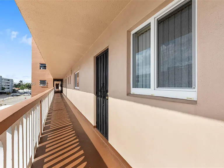 301 NE 14th Ave #307 — Photo 39