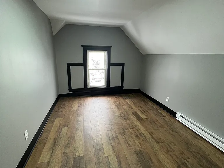 175-177 S Hancock St — Photo 7