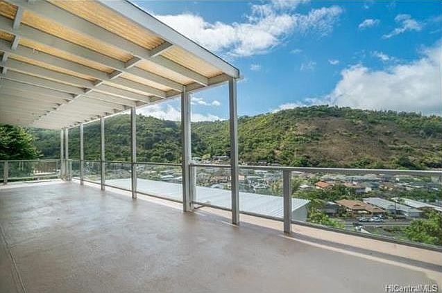Large deck/lanai