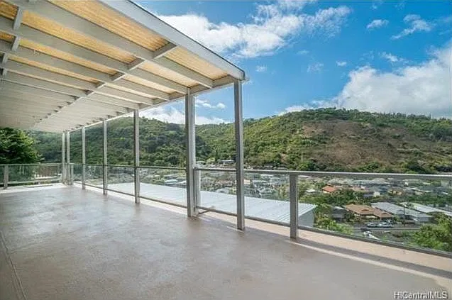 Large deck/lanai