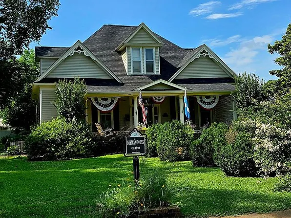 209 Almon Ave, Tuscumbia, AL 35674