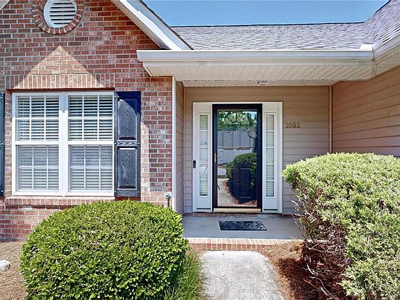3rd image of 1052 Glyn Water Ln