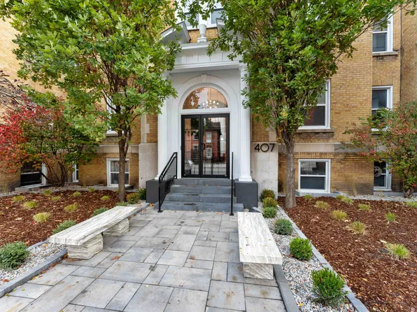 407 Elgin St, Ottawa, ON K2P 1N2