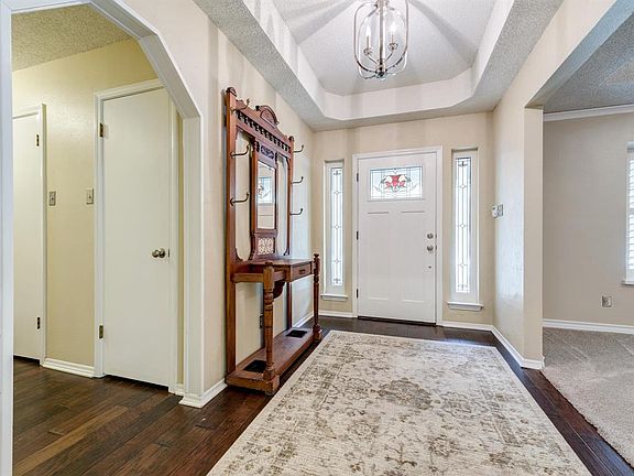 4th image of 1201 Schumac Ln