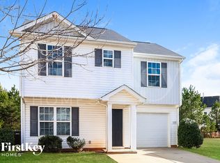528 Ellingsworth Ln, Charlotte, NC 28214