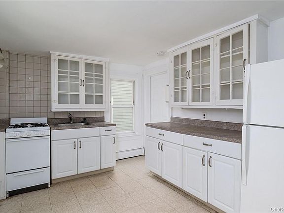 4th image of 72 High Ave Floor 2