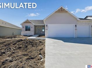 9101 Castle Pine Dr, Lincoln, NE 68516