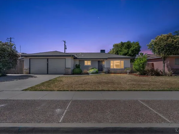 215 W Amber Way, Hanford, CA 93230