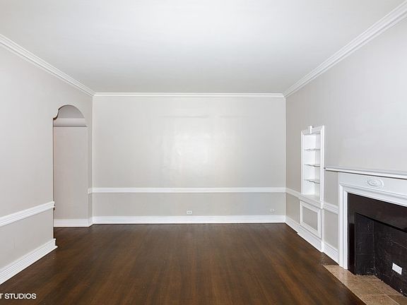 4th image of 5000 S Cornell Ave APT 8C