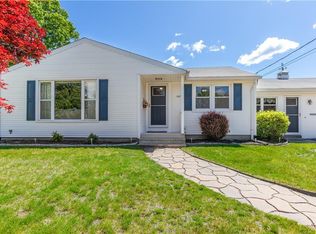 136 Imperial Dr, Warwick, RI 02886