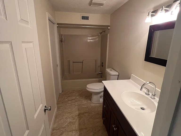 16 Merrimack Dr #16 — Photo 10