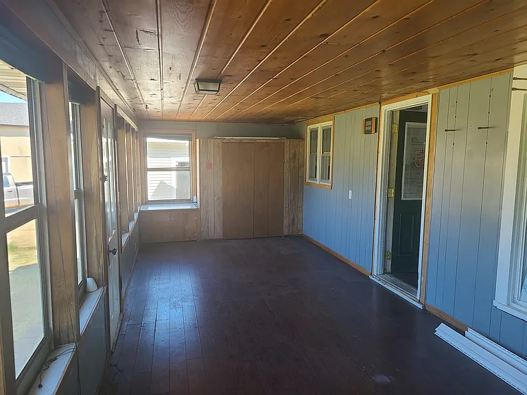 W Highway 14 — Photo 14