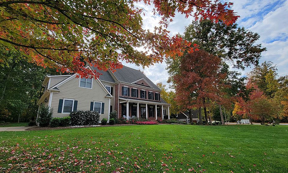 1st image of 138 Shelburne Pl
