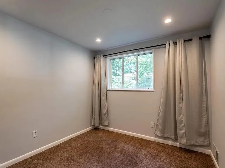 10505 Montrose Ave #2 — Photo 12