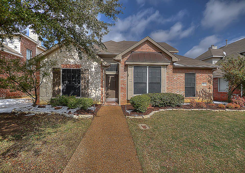 1st image of 465 Valley View Dr