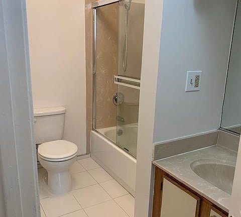 3rd image of 1527 Golden Gate Ave #B