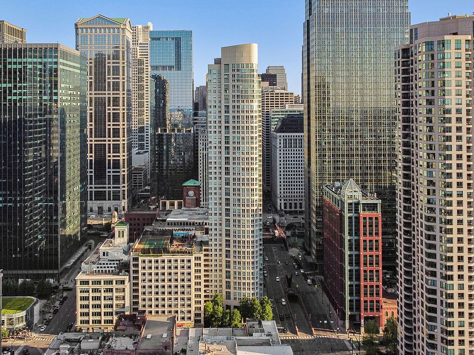 1st image of 345 N La Salle St #2104