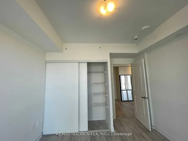 4675 Metcalfe Ave #509 — Photo 9