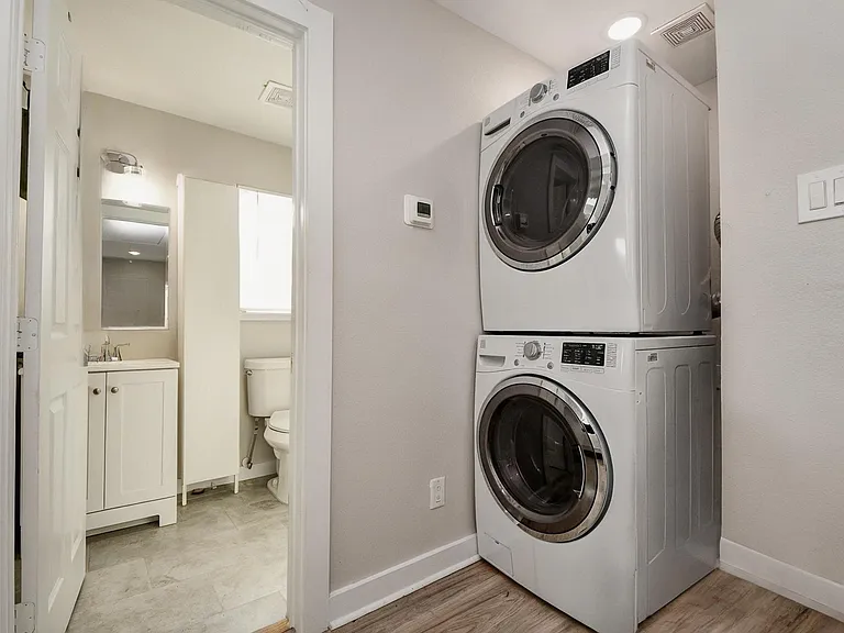 5615 Barremore St #B — Photo 8