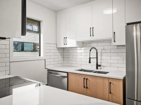 1526 George St #306, White Rock, BC V4B 4A5