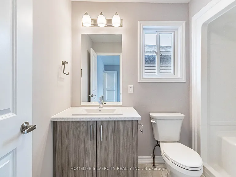 215 Southworth St N — Photo 23