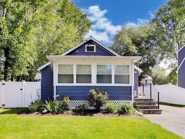 22 Douglas Rd, Ashland, MA 01721