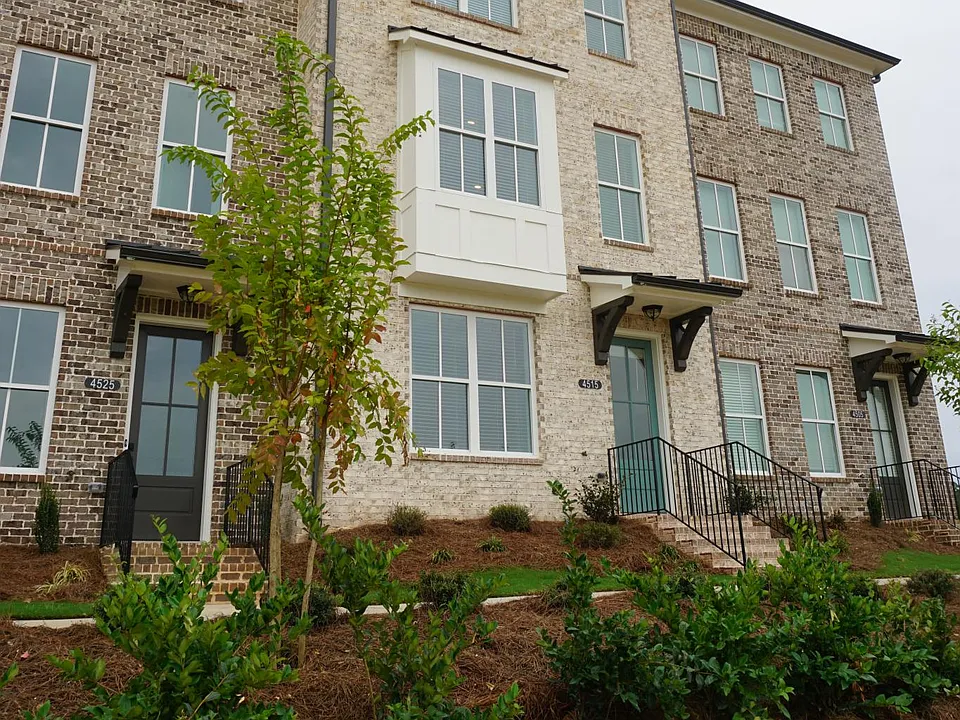 4515 Sims Park Overlook
