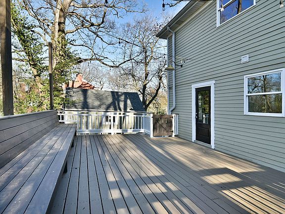 5th image of 8112 W 126th St