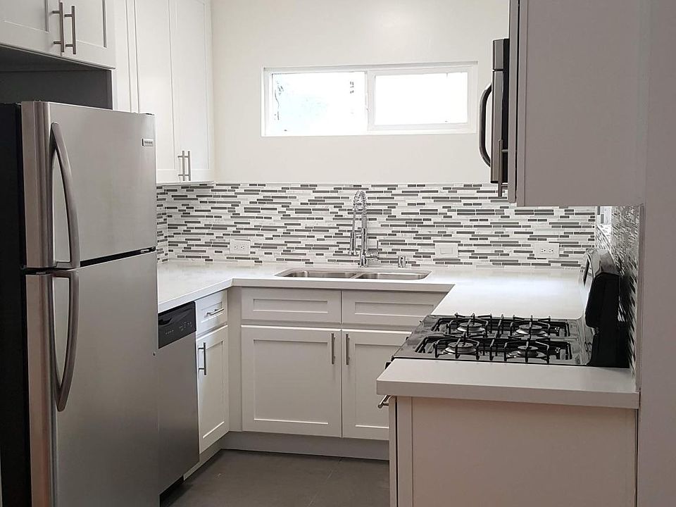 1st image of 635 N Beachwood Dr APT 1