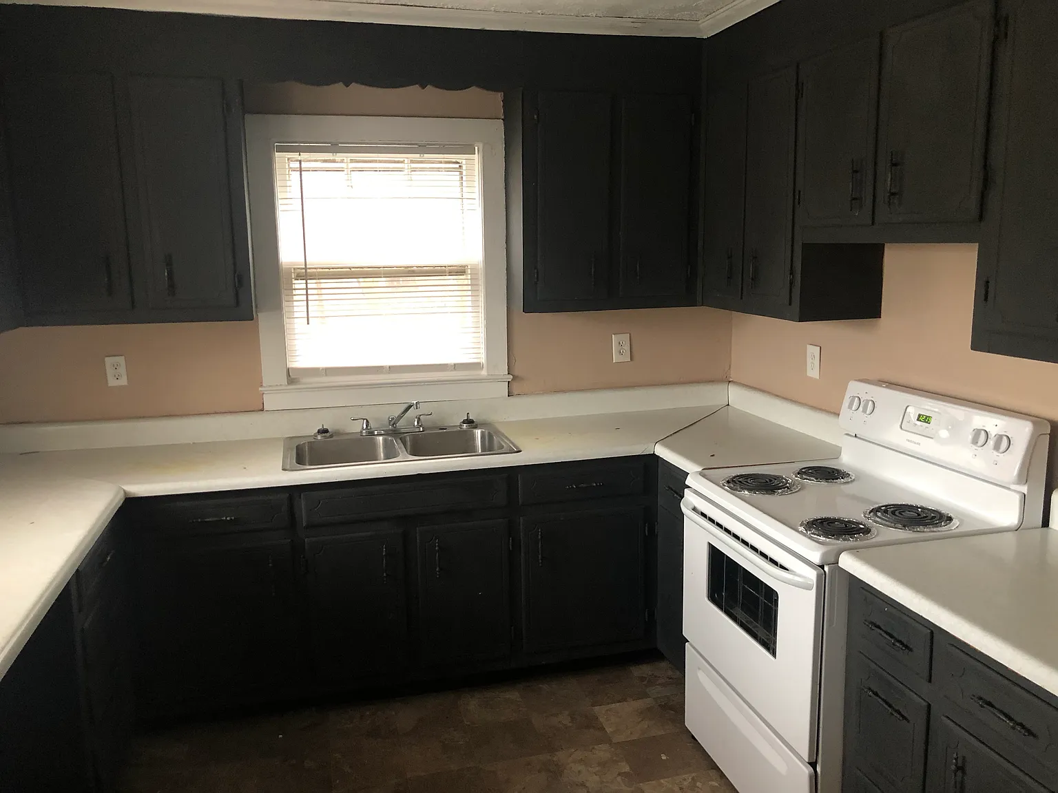 2 bed, 1084 sqft, $1,100 — Photo 2