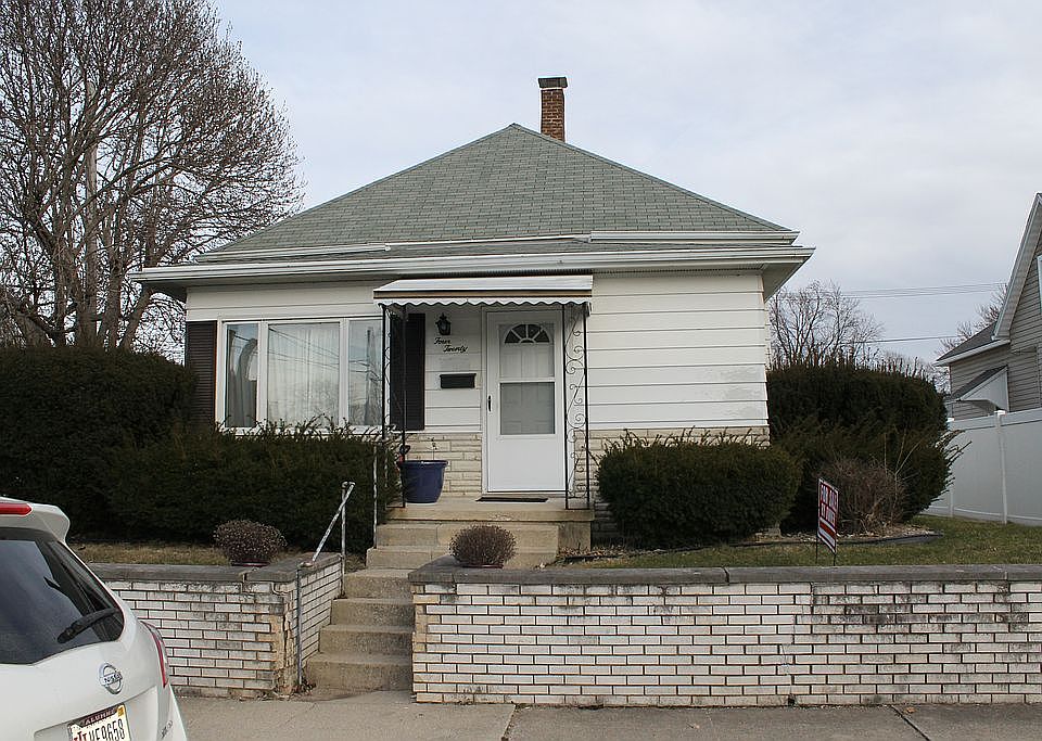 1st image of 420 Tanguy St