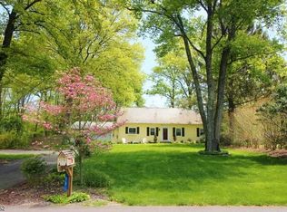 73 Valley View Rd, Lafayette, NJ 07848