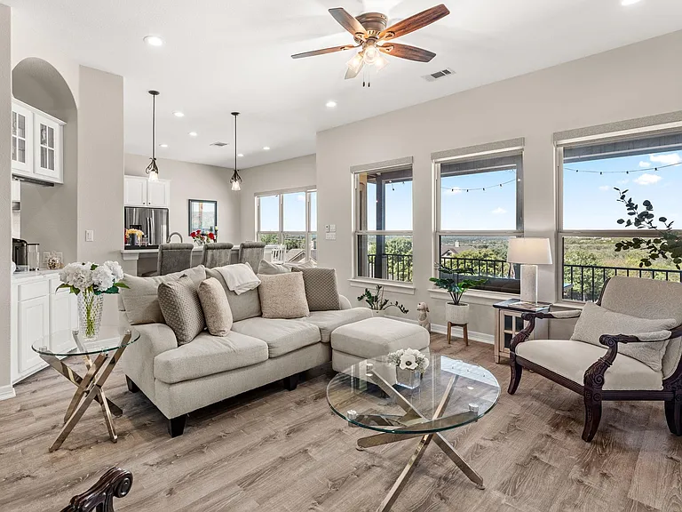 319 Lombardia Dr #21B — Photo 3
